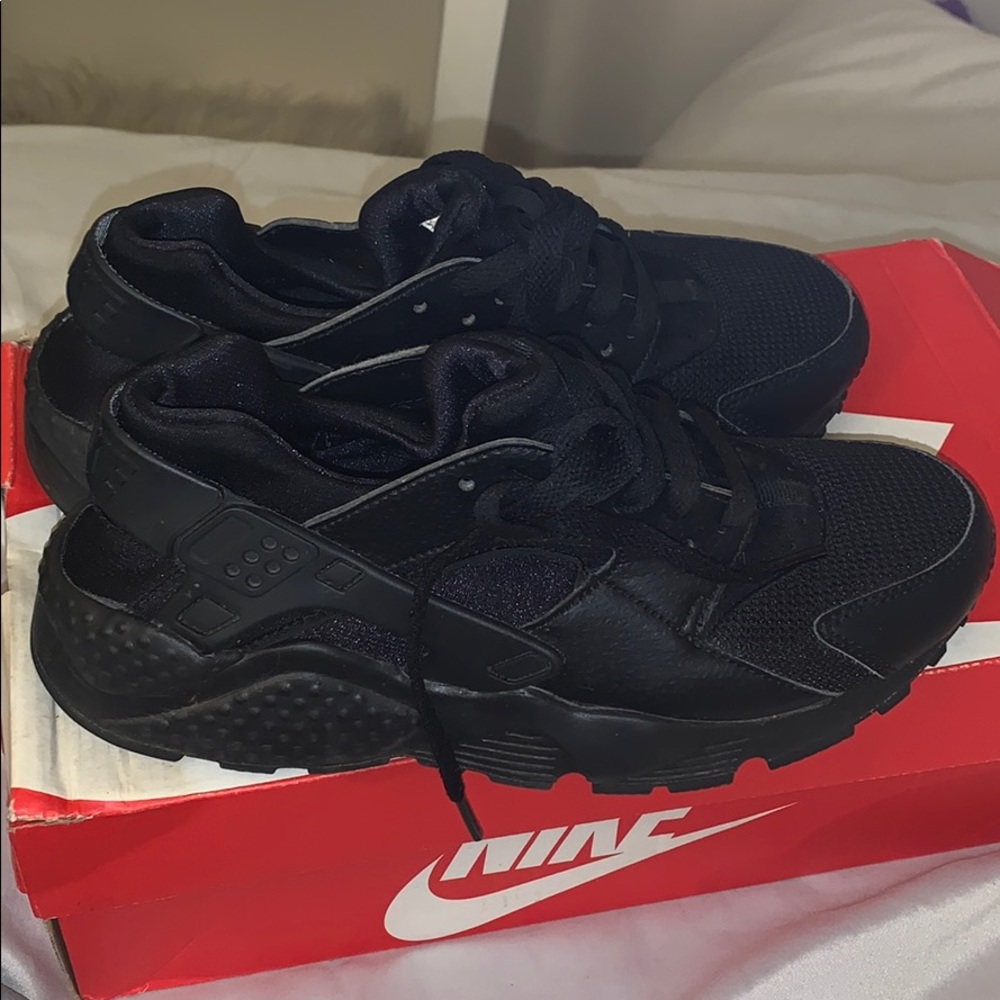 Nike huaraches ‼️